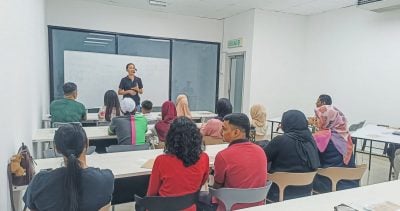 蔡伟杰开办免费华语   26友族成人学生学中文