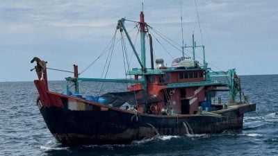 扣违规渔船 逮无证外劳   充公100公斤鱼获