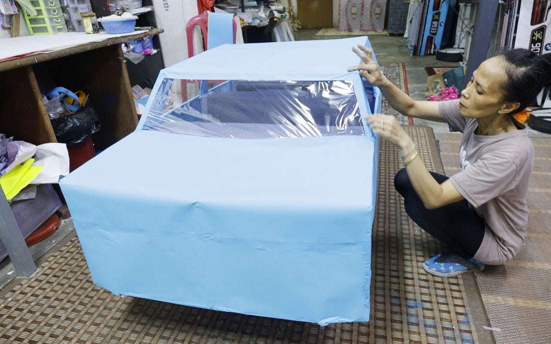 大都会/《特职世界》系列/11月5日见报/纸扎师傅巧手连接阴阳间 营造先人彼岸另一个家园