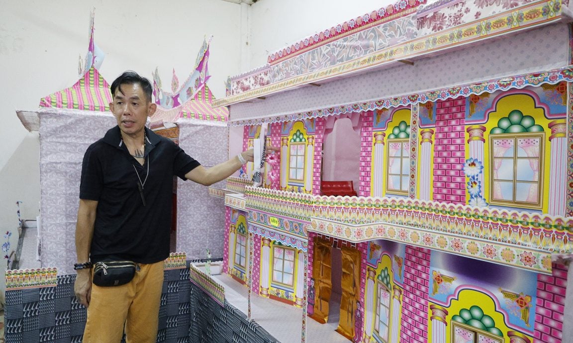 大都会/《特职世界》系列/11月5日见报/纸扎师傅巧手连接阴阳间 营造先人彼岸另一个家园