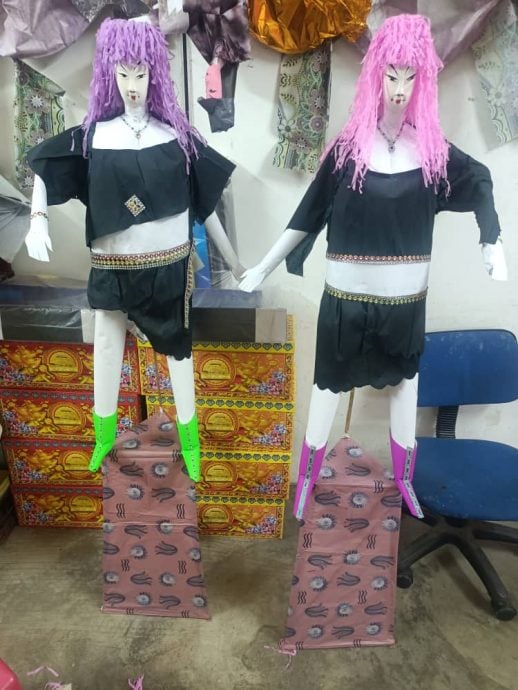 大都会/《特职世界》系列/11月5日见报/纸扎师傅巧手连接阴阳间 营造先人彼岸另一个家园