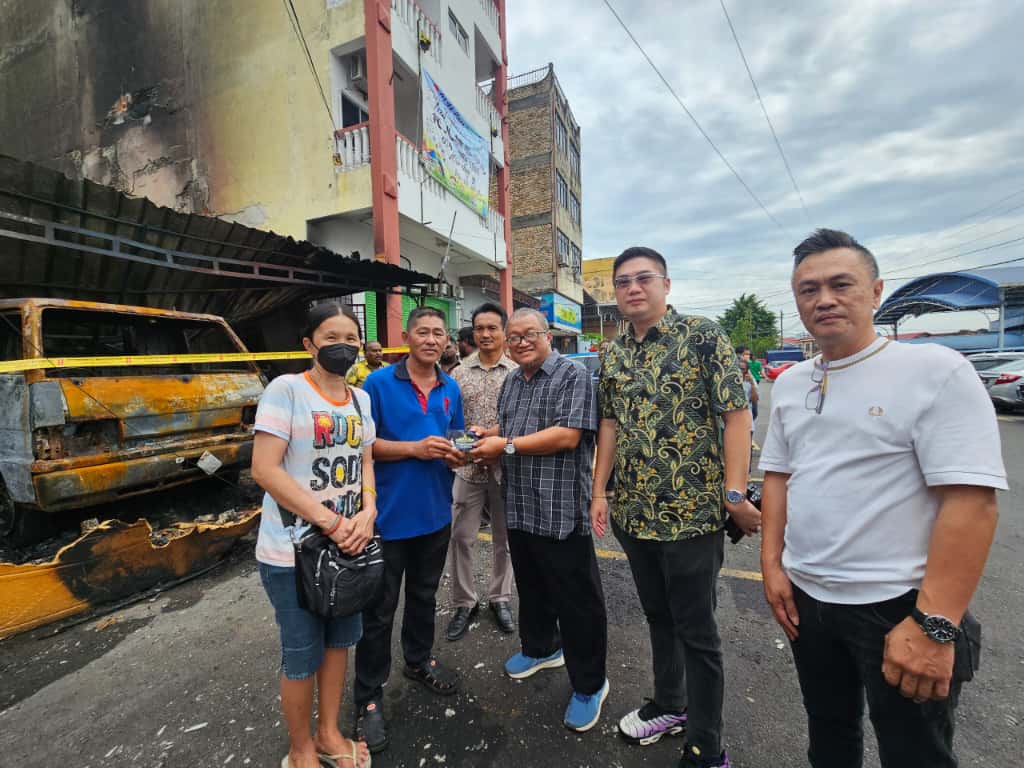 大都会/伊党协助士拉央新镇火灾灾民