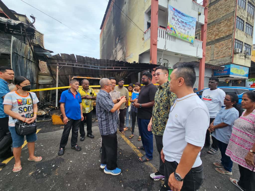 大都会/伊党协助士拉央新镇火灾灾民