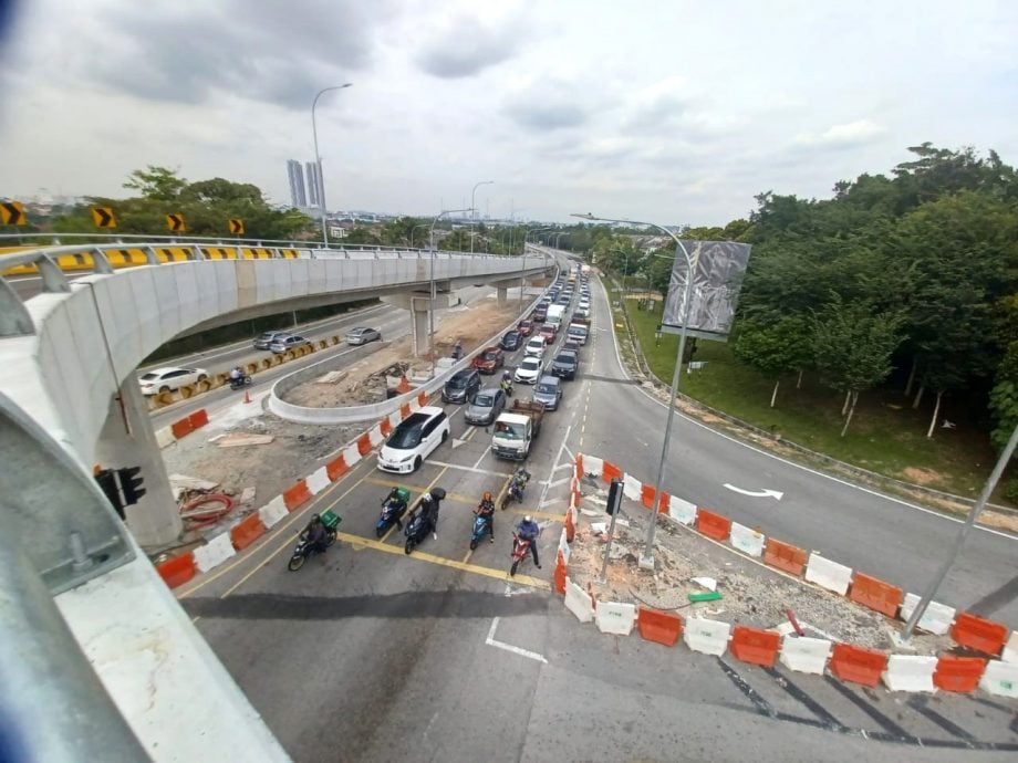 大都会/加影绍佳娜英比安花园岔口的天桥预料于12中开放通车/4图