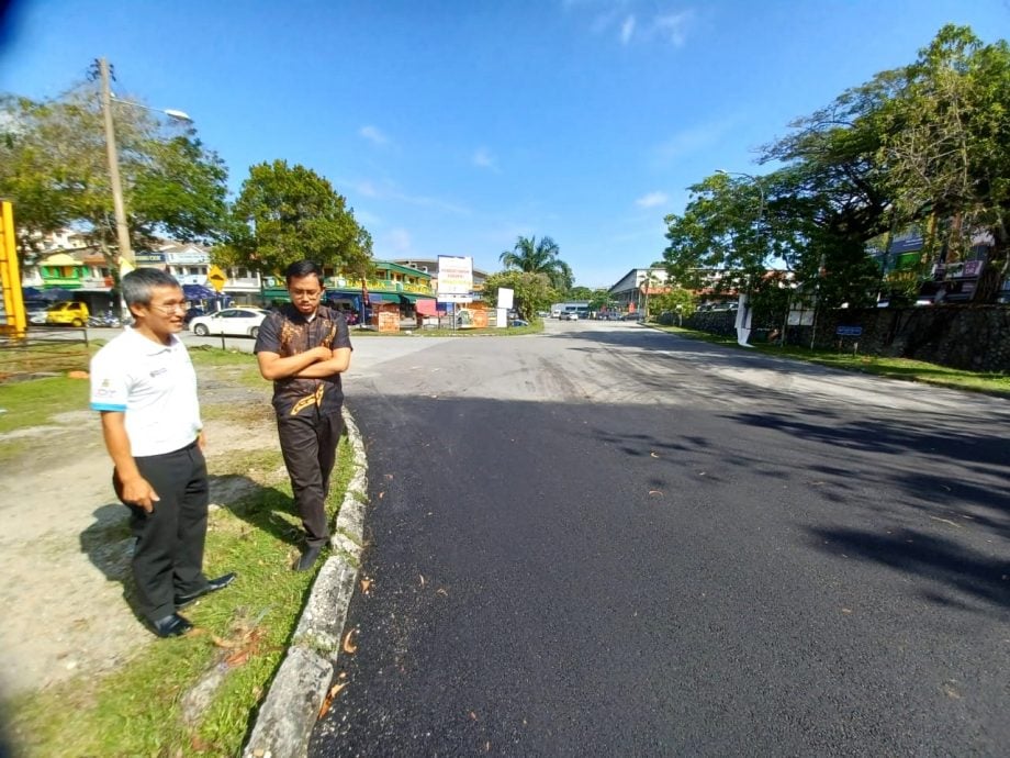 大都会/加影辉煌花园及嘉思敏花园与交通灯的距离短,建议画黄格