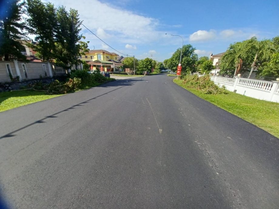 大都会/加影辉煌花园及嘉思敏花园与交通灯的距离短,建议画黄格