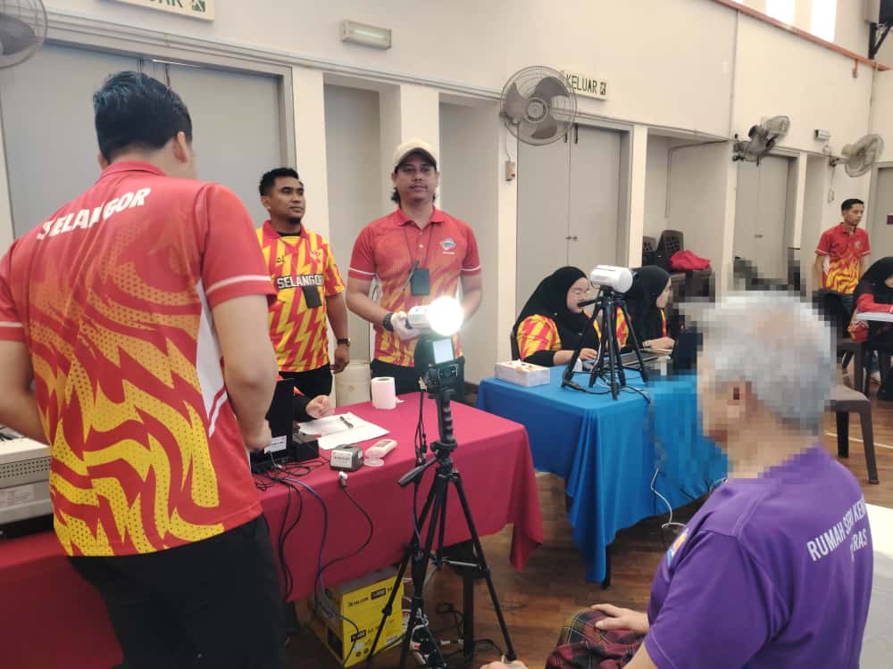 大都会/国民登记局扩展服务范围 官员亲自上门协助行动不便、残疾、弃养孤老和原住民更换大马卡