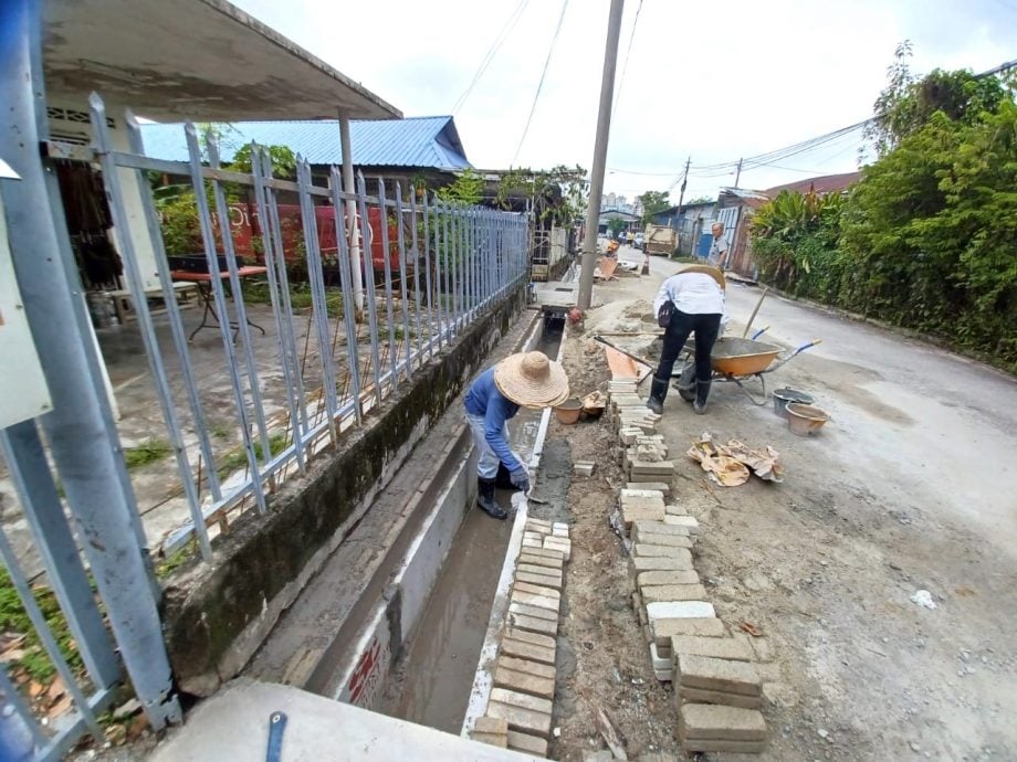 大都会/安邦新村12路及13路逾30年的老旧沟渠获提升