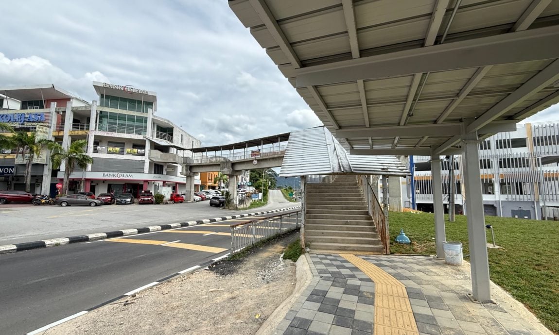 大都会封面:5400万5层楼高电动火车站停车场年内开放/15图