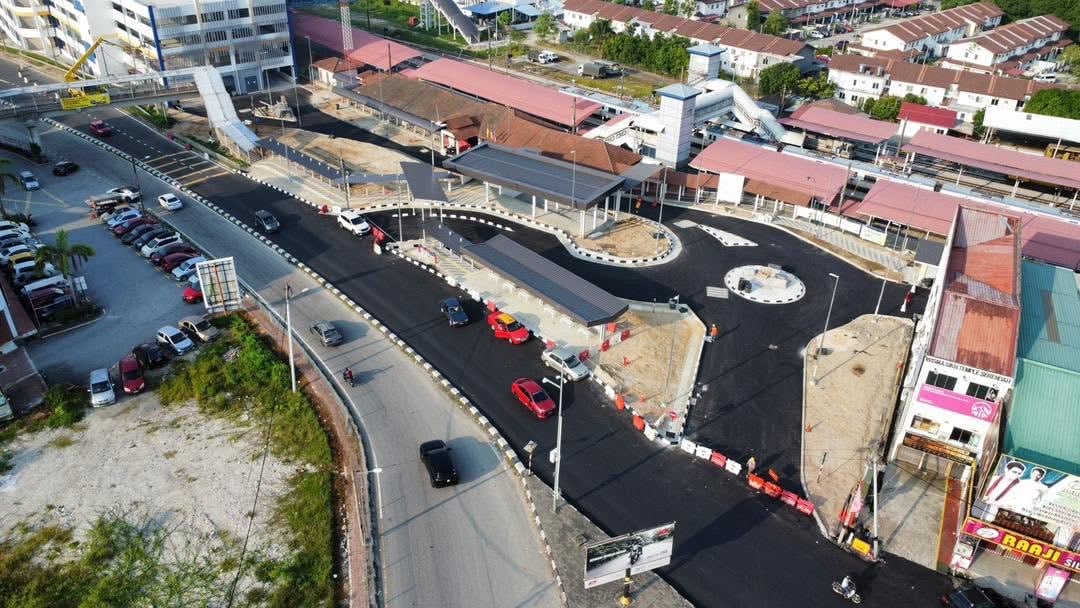 大都会封面:5400万5层楼高电动火车站停车场年内开放/15图