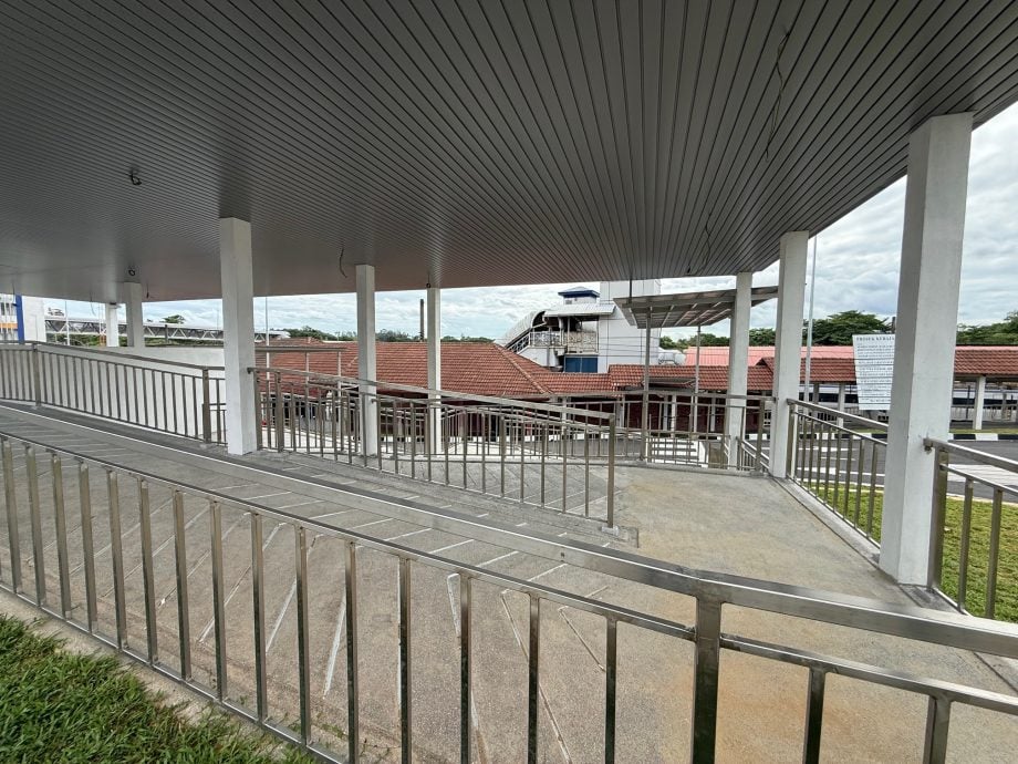 大都会封面:5400万5层楼高电动火车站停车场年内开放/15图