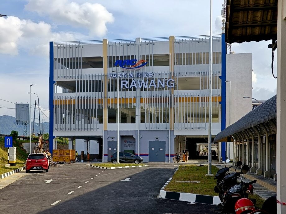 大都会封面:5400万5层楼高电动火车站停车场年内开放/15图