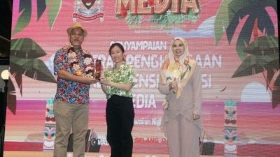 巴生市厅颁发 《星洲日报》获最佳媒体奖