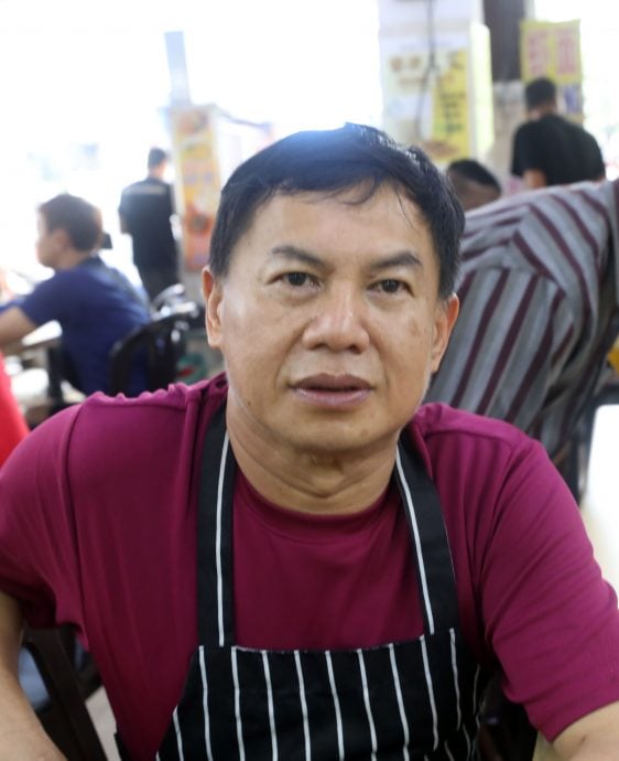 大都会封面/水灾“杀”到,居民高地泊车,SPM考生坚持应考