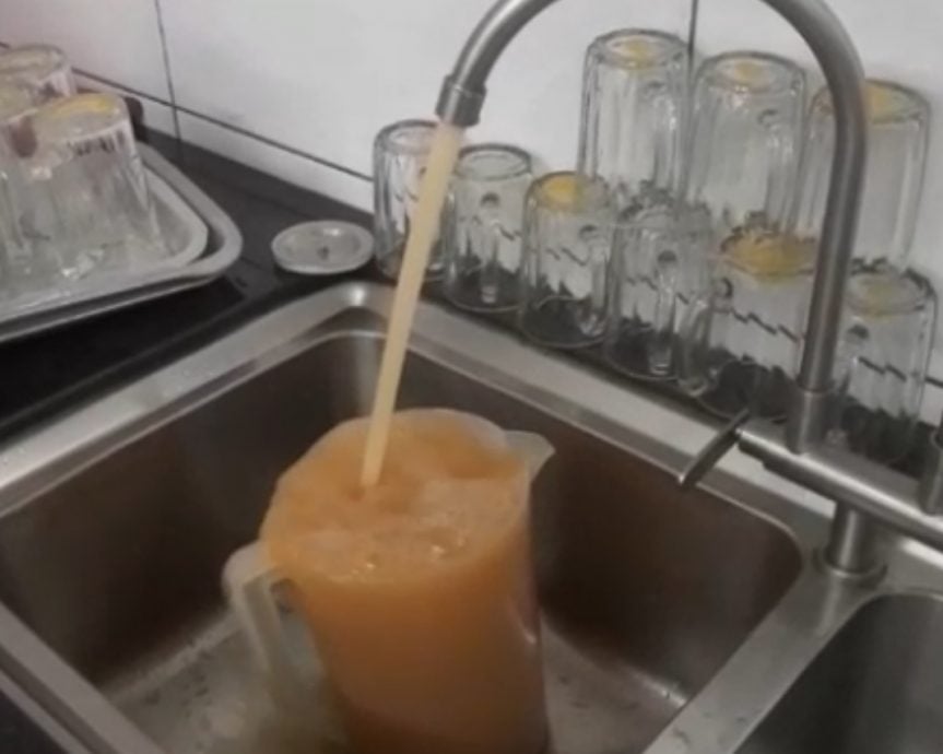 大都会/封面/连续数月水电不稳 双文丹商民沸腾/12图