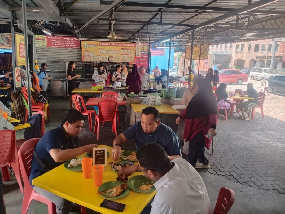 大都会封面/迪莫路小贩中心将拆重建