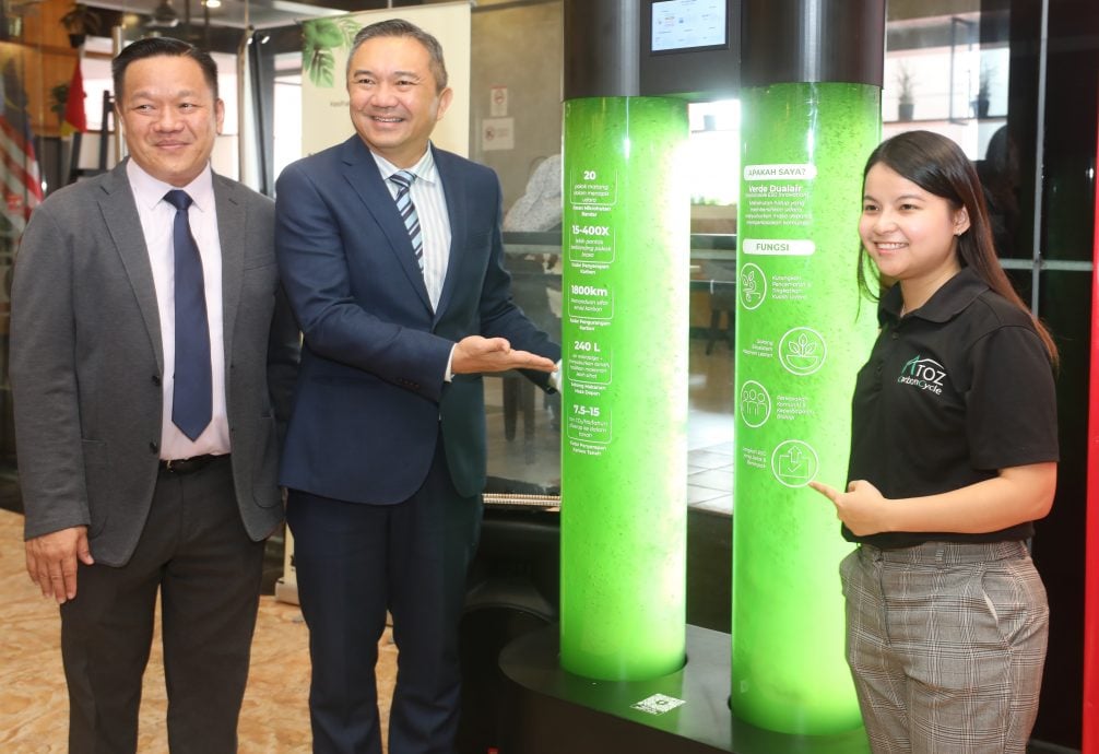 大都会/封面（主文）/雪展出集成电路设计园产品，突显出大马人制造的实力！