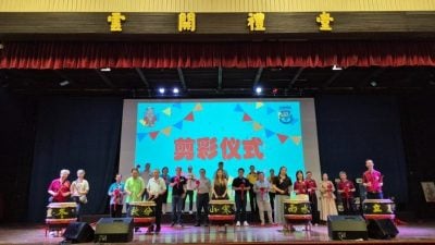 尊孔华小嘉年华   逾60摊位 人潮踊跃