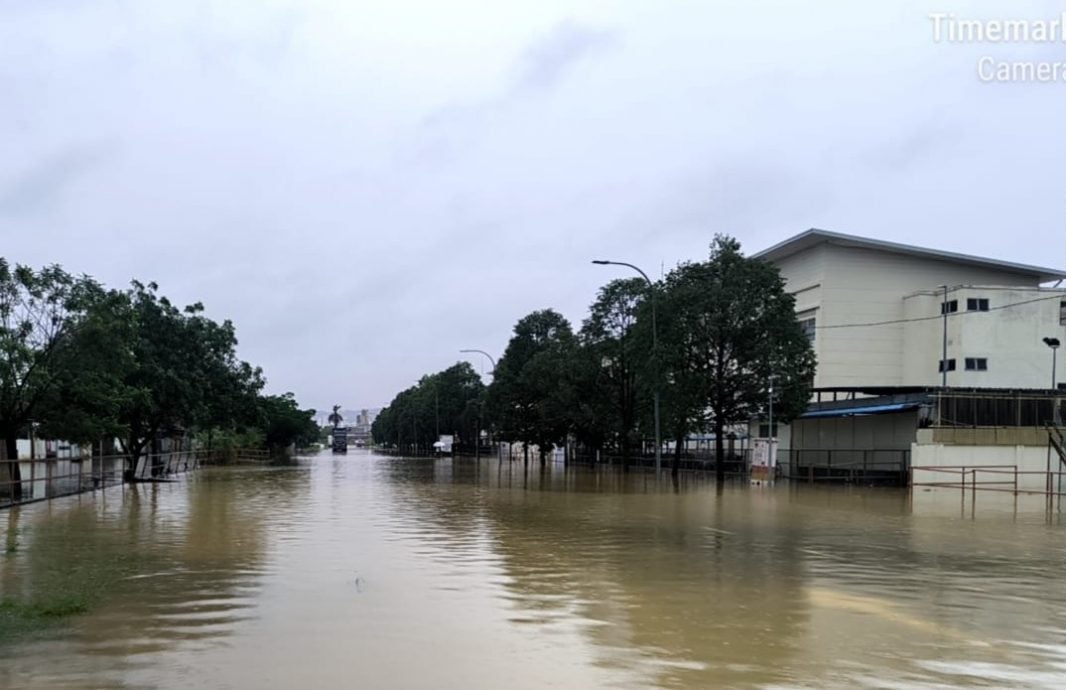 大都会/巴生中路和直落昂水灾，两地安置灾民有170人