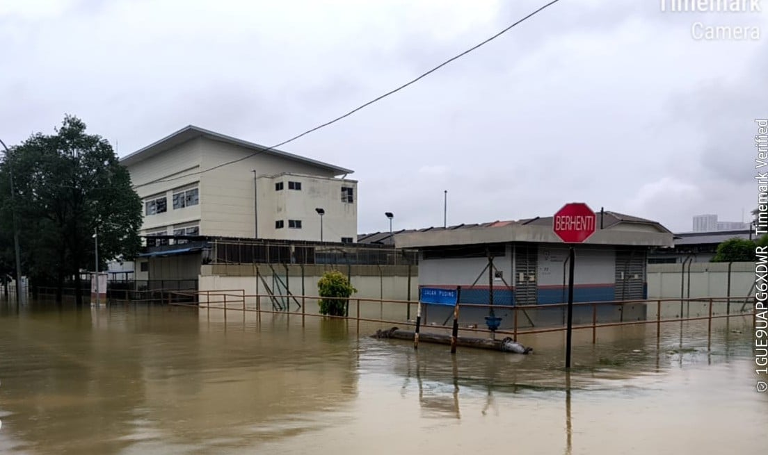大都会/巴生中路和直落昂水灾，两地安置灾民有170人