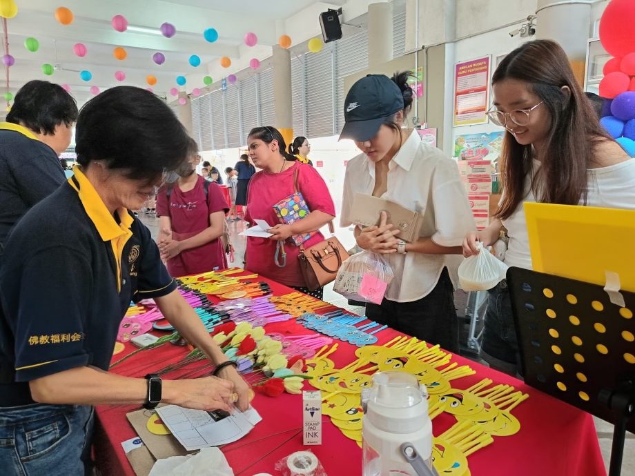 大都会/檀香慈善义卖会圆满落幕