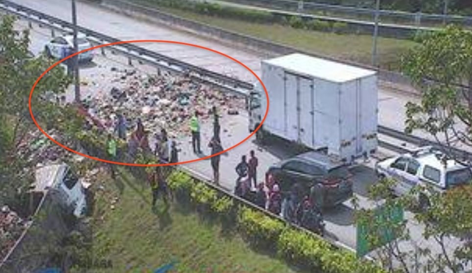 大都会:滚下坡垃圾车由新手驾驶/1图