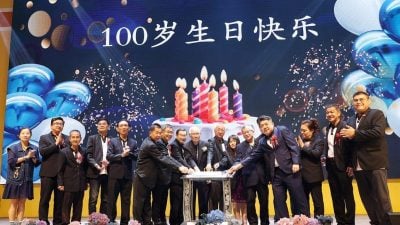 筵开132席 迎百年校庆   燕美华小筹获120万