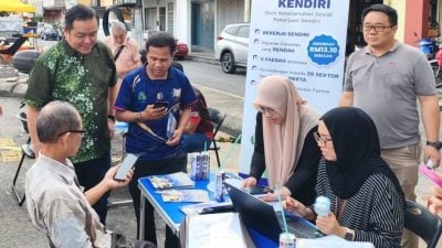 甲洞贩商公会联办3场   “自雇人士社险”反应热