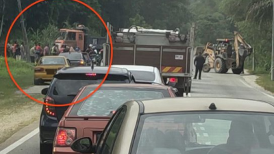 摩托罗里迎面撞   骑士飞摔伤重亡