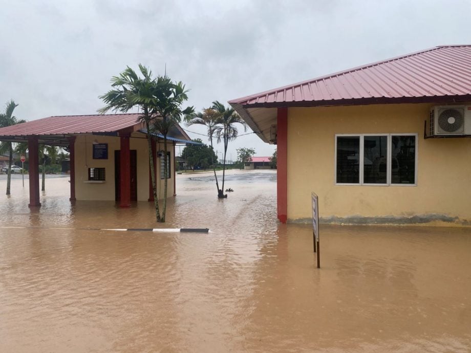 大都会/连续两天下雨，仁嘉隆政府诊所淹了，被迫停运！