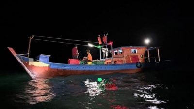 雪海事执法机构巡逻行动   扣1渔船捕3无证外劳