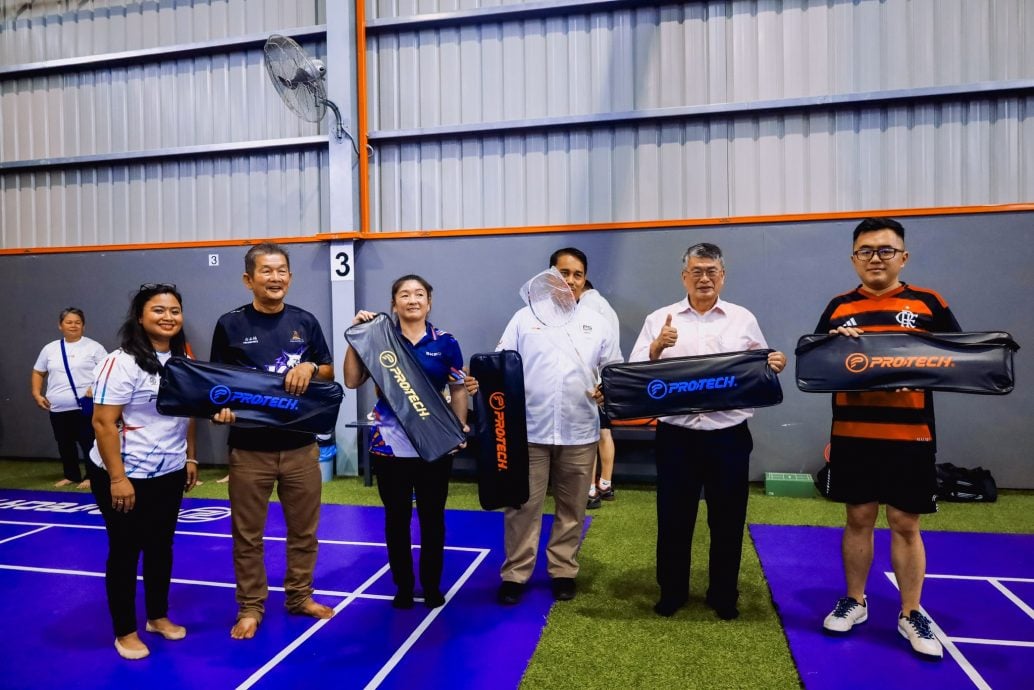 大都会:雪州首座华人新村室内羽球馆开幕/3图