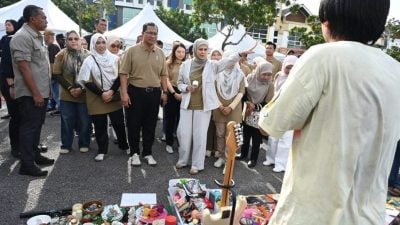 哥打白沙罗后车厢市集   雪苏丹后亲临与民同乐