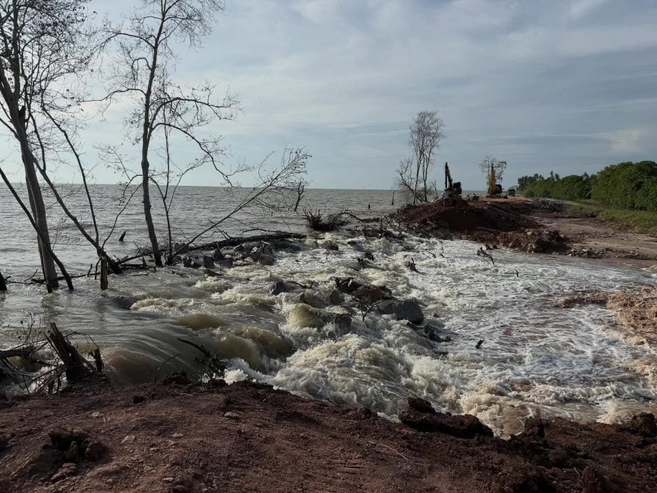大都会/(主文)大涨潮冲破河堤 适耕庄20民宅受影响