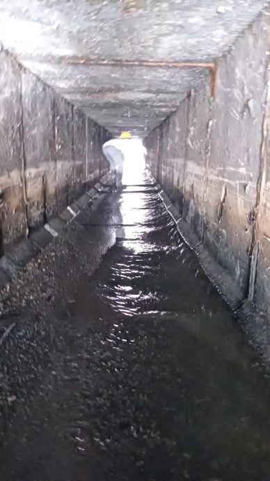 大都会/(主文)蕉赖皇冠城莲花组屋后面早前被填盖的沟渠重做了,水灾问题解决/4图