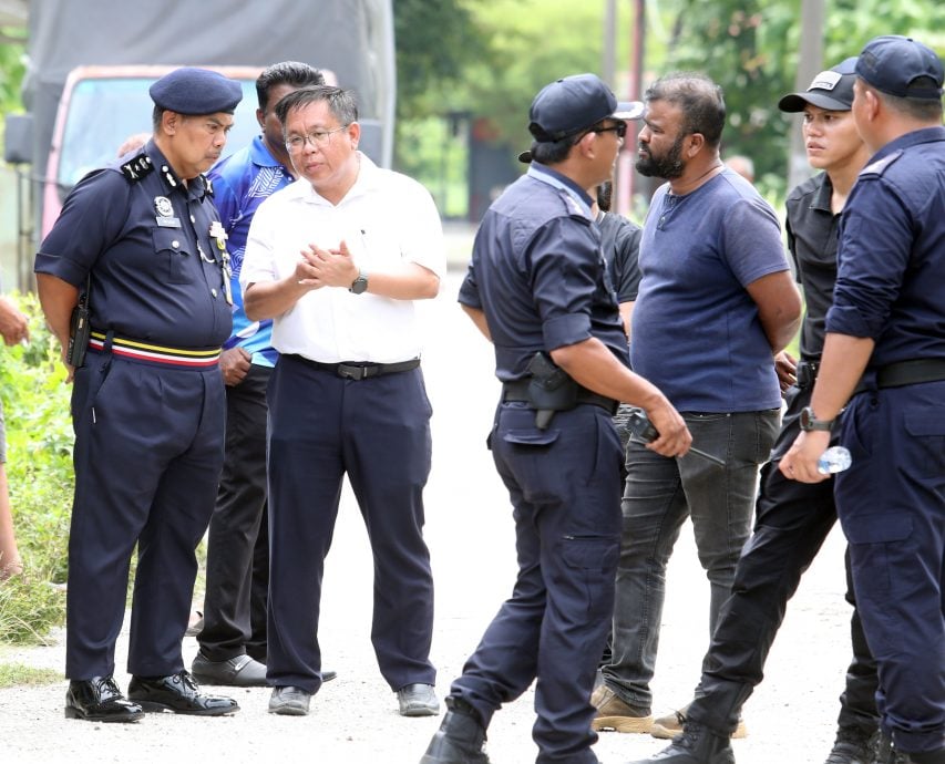 大都会/（封面主文）巴板路拆屋第四天，10人“护屋”遭逮捕