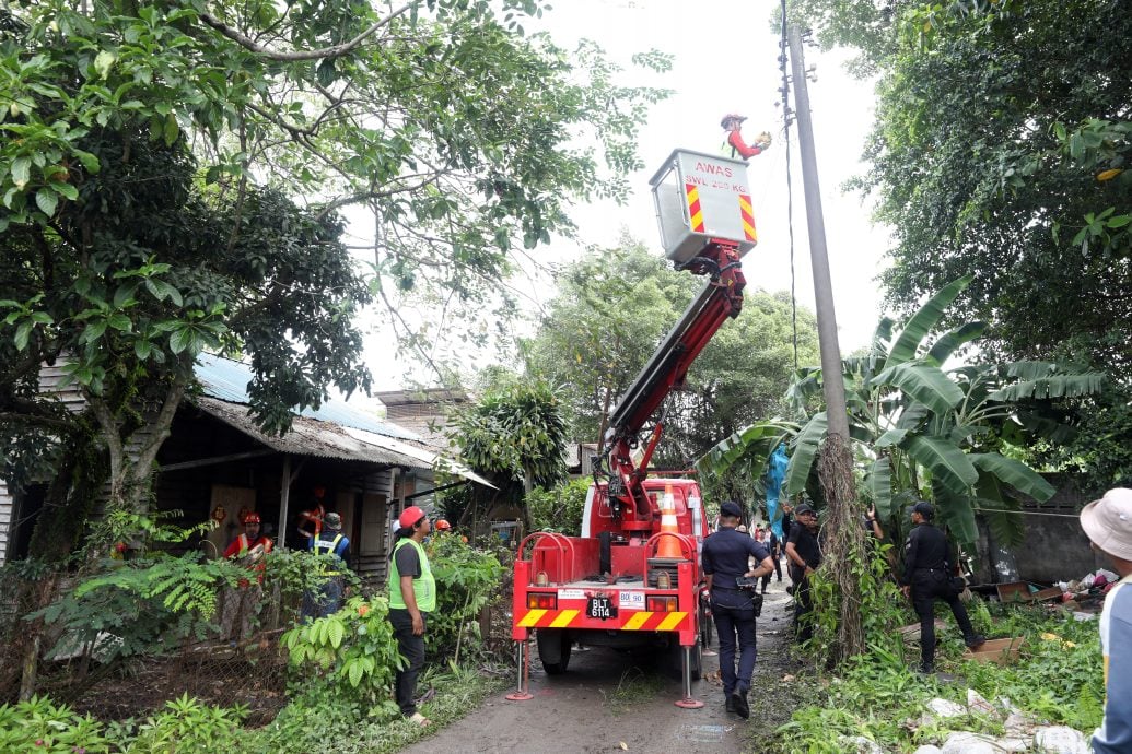 大都会/（封面主文）巴板路拆屋第四天，10人“护屋”遭逮捕