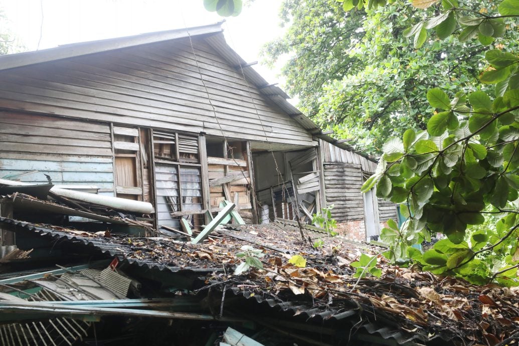 大都会（早报头）/巴板路拆屋：发展商有权拆尚有人住39屋