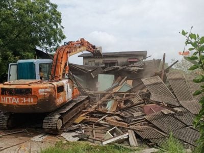 视频 | 44间尚在高庭审理  发展商有权拆巴板路39屋 