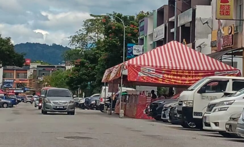 大都会（版2头）／烟花档申请条件备灭火器，巴刹禁摆卖，明年农历新年年货档口开放申请／3图