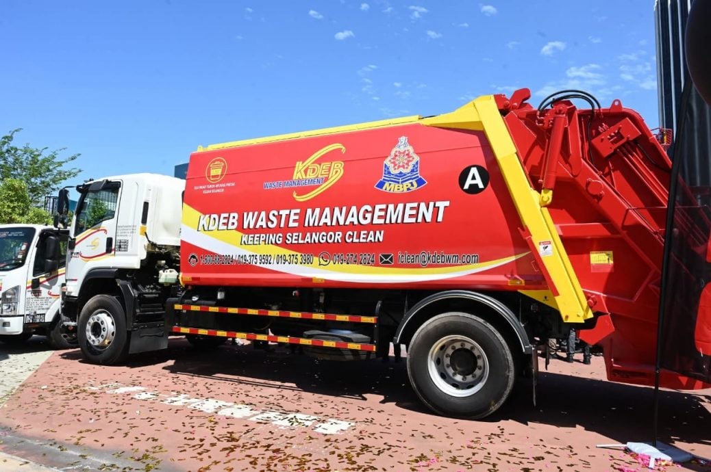 大都会(版2头):KDEB移交新垃圾车予MBPJ