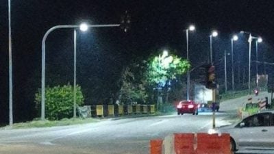 叻思三岔路口重启交通灯   增控制器纾解车龙