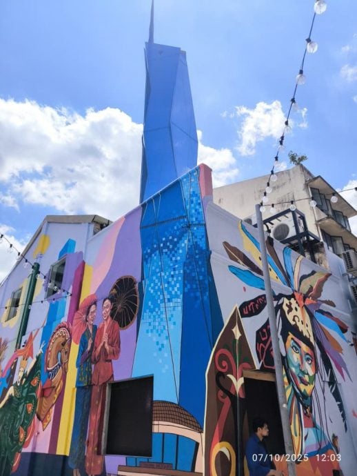 大都会（版头）/隆市政局积极整顿美化  茨厂街后巷路边摊情景逐渐消失