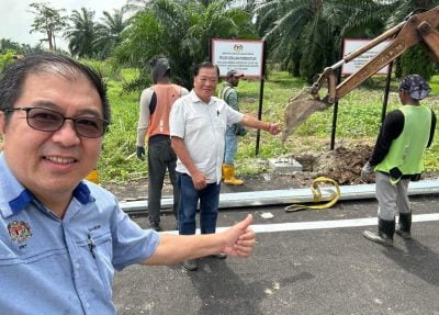 仁嘉隆新村  装5太阳能LED路灯