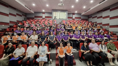 乌雪SPM华文冲刺工作坊   62应考生参与学习