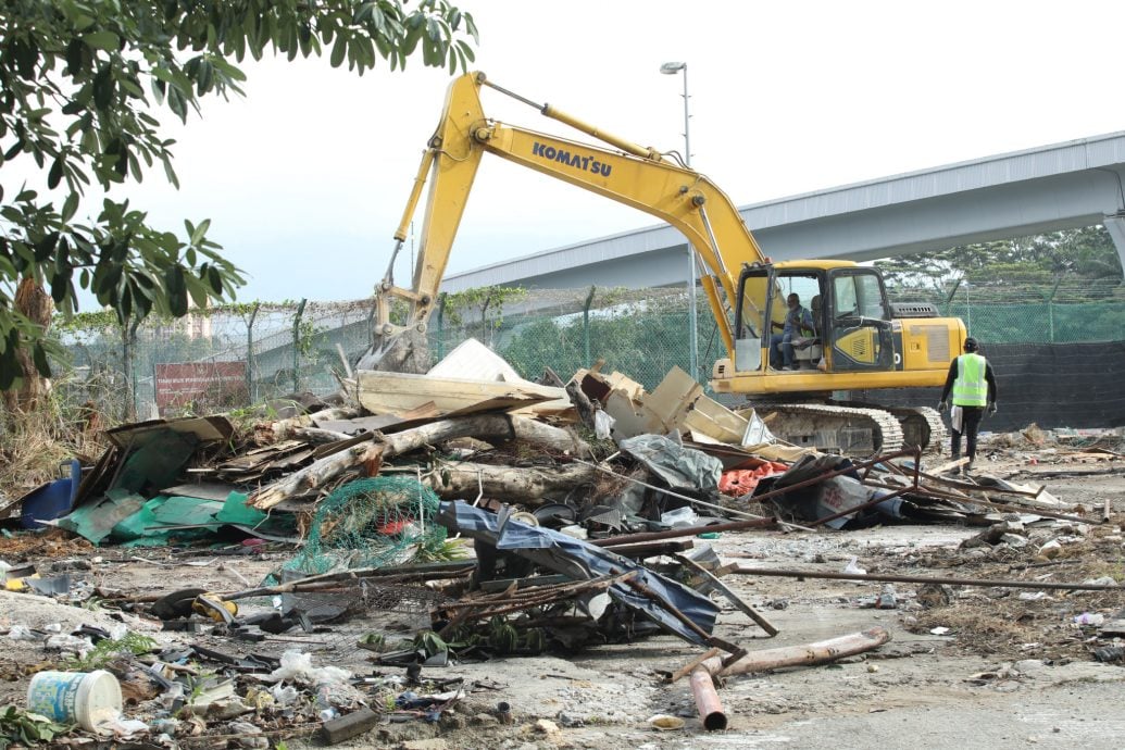 大都会:灵土地局拆除非法建筑/5图