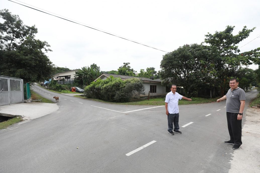 大都会/KPKT拨款铺路 梳邦新村3条道路更平坦/4图