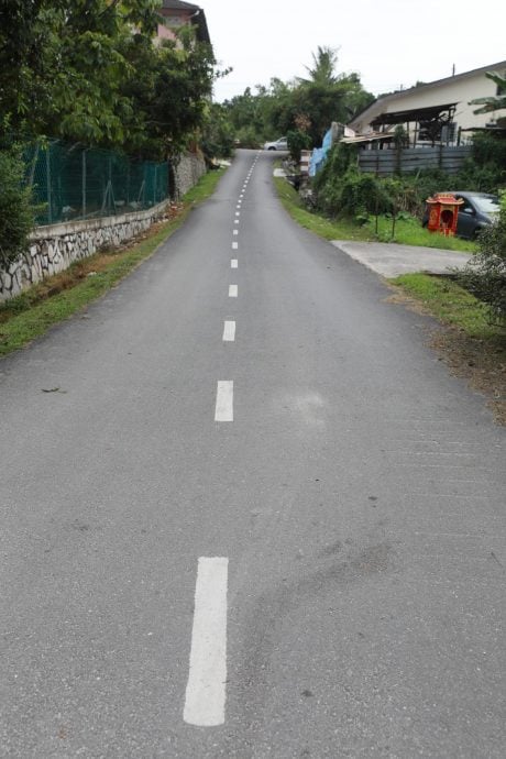 大都会/KPKT拨款铺路 梳邦新村3条道路更平坦/4图