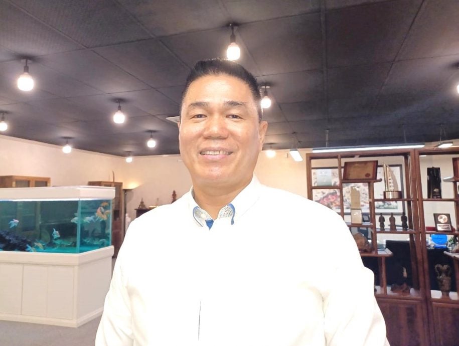 大都会/ME02头/窃贼连续两天到一家具厂偷电缆，第2天干案时被业主发现