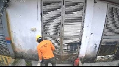 连续两天偷电缆被识破  “承包商”图车撞业主